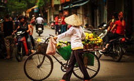 Bisikletli Meyveci Hanoi Vietnam